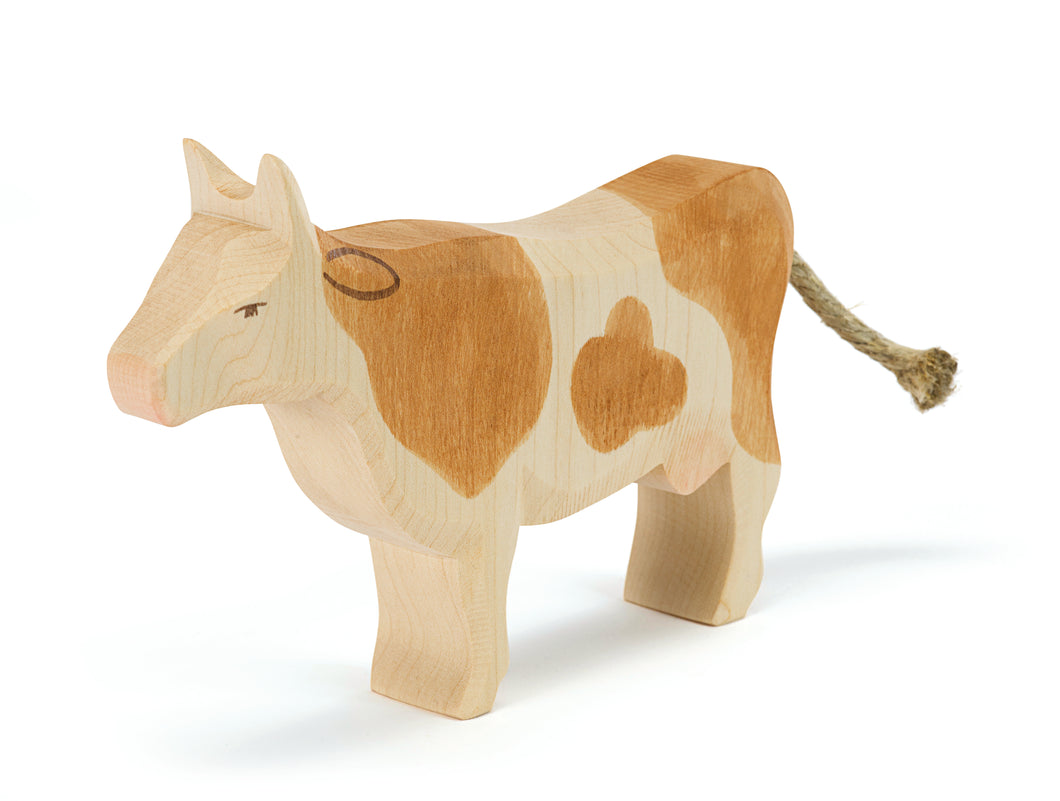 Kuh braun stehend Holzspielfigur von Ostheimer