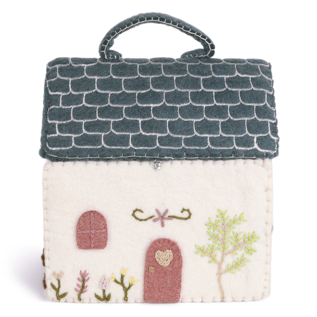 Haus mit blauem Dach