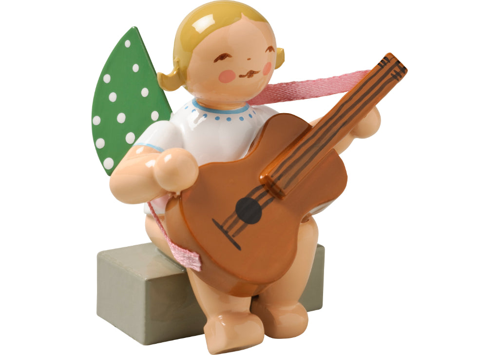 Engel mit Gitarre, sitzend von Wendt & Kühn