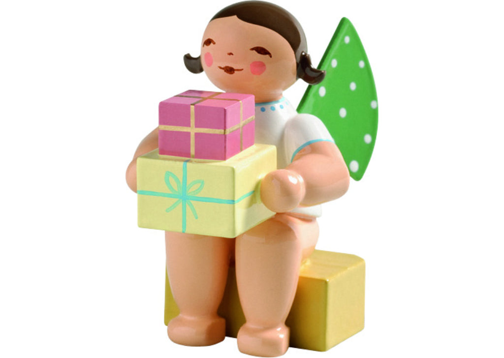 Engel, klein, mit Geschenken von Wendt & Kühn